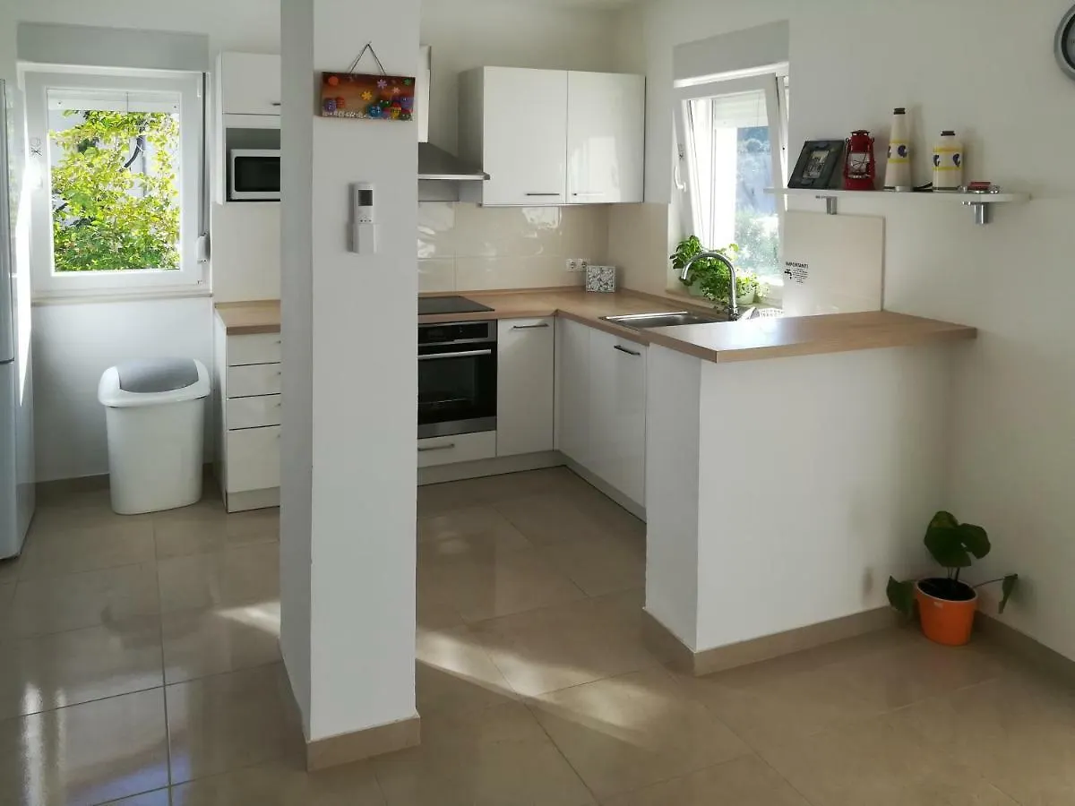 Apartment Ana Marija Savar 0*,  Croatia